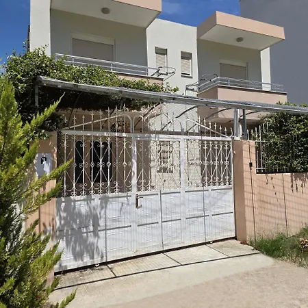 Arda Beachside Living Bed & Breakfast *